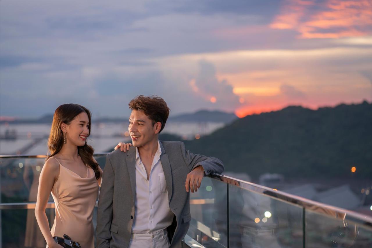 Holiday Inn&Suites Siracha Laemchabang, an IHG Hotel Si Racha Bagian luar foto