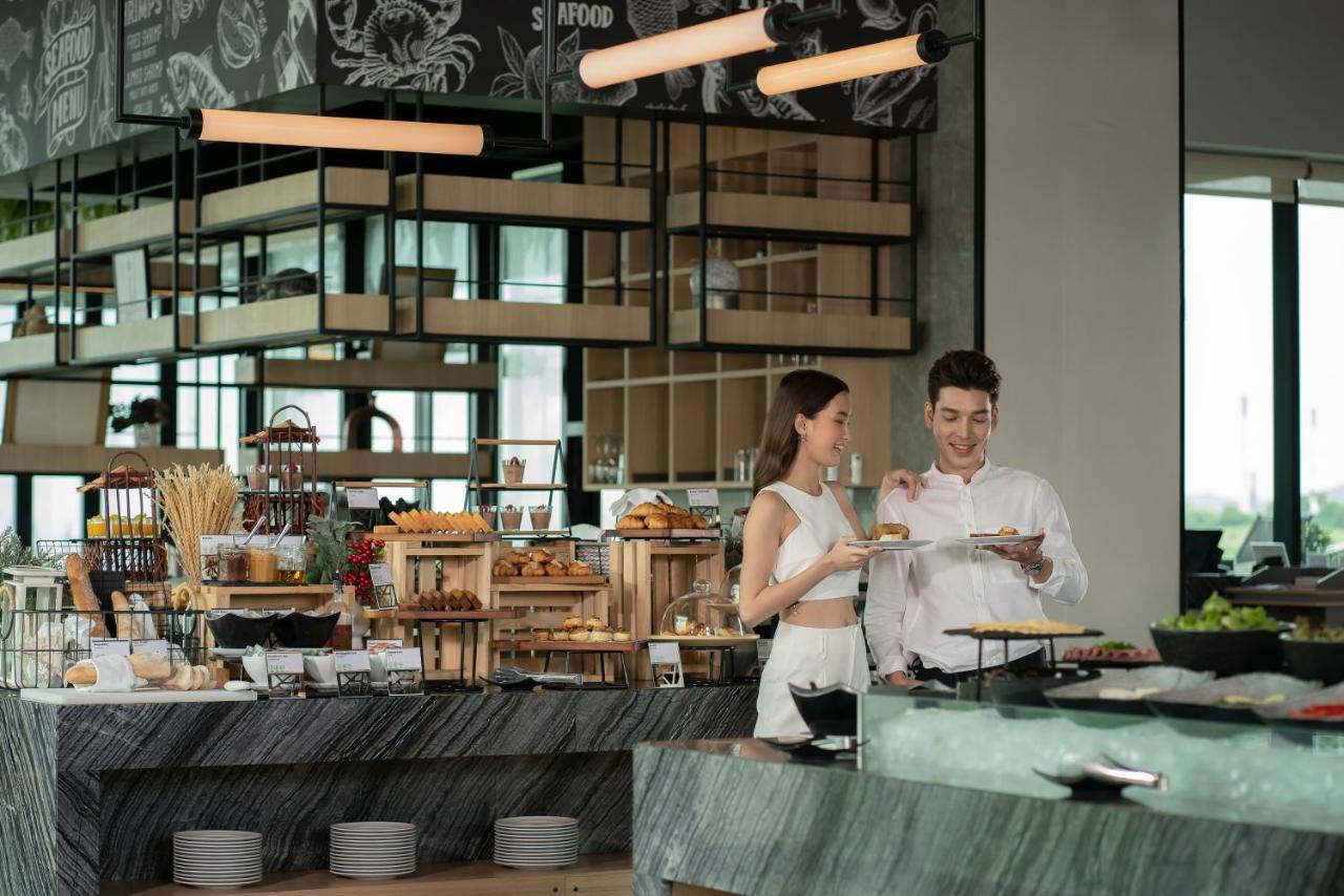 Holiday Inn&Suites Siracha Laemchabang, an IHG Hotel Si Racha Bagian luar foto