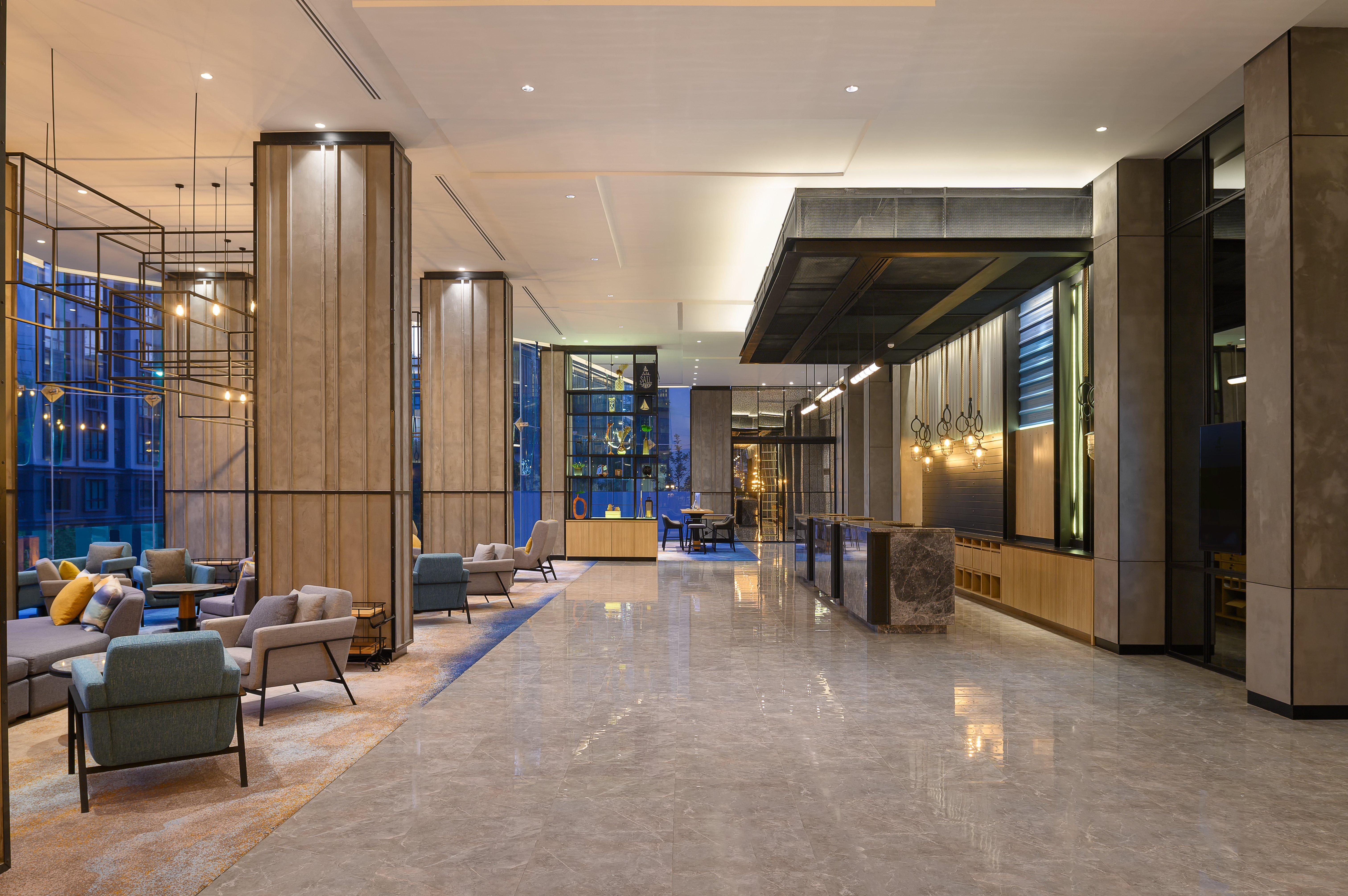 Holiday Inn&Suites Siracha Laemchabang, an IHG Hotel Si Racha Bagian luar foto