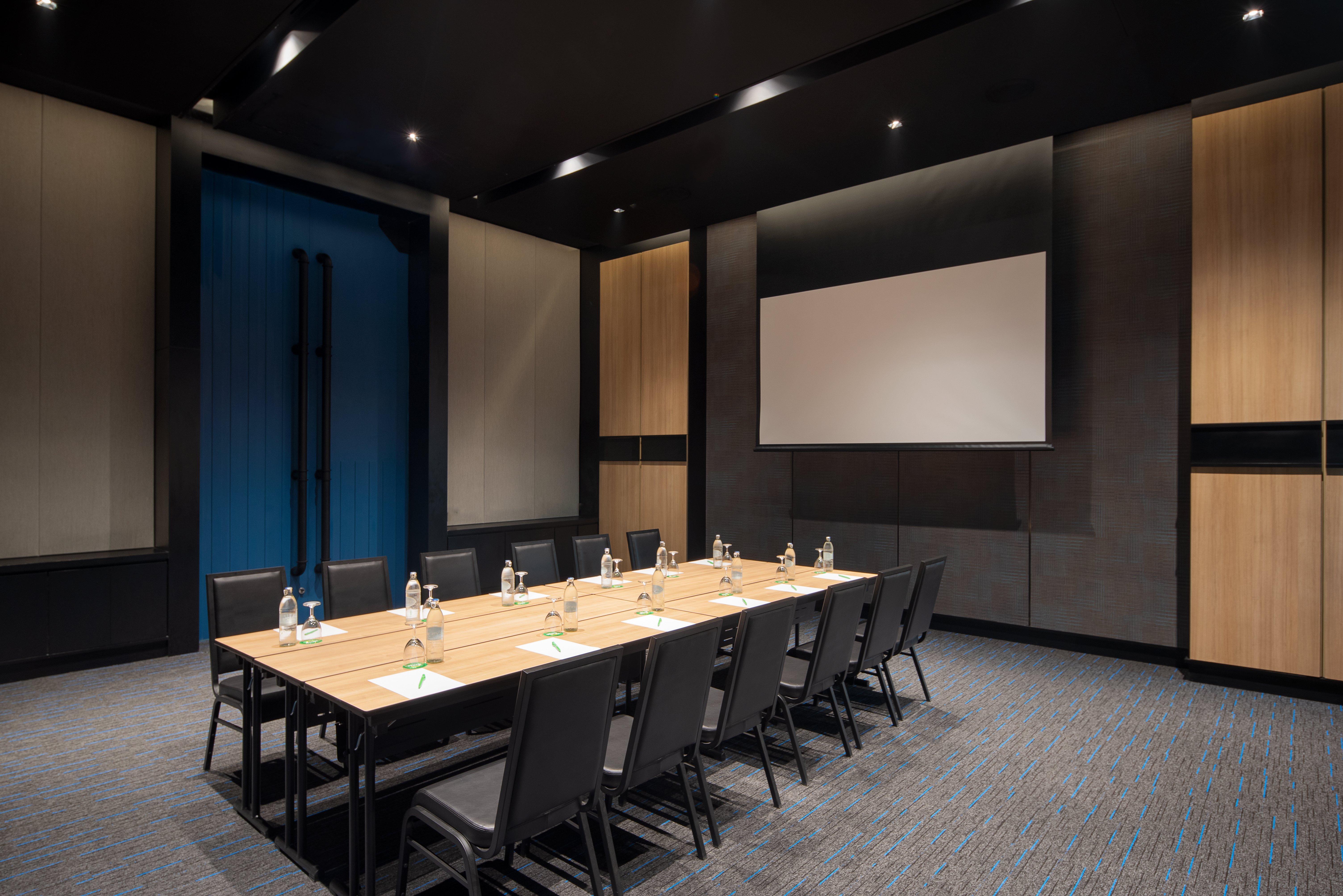 Holiday Inn&Suites Siracha Laemchabang, an IHG Hotel Si Racha Bagian luar foto