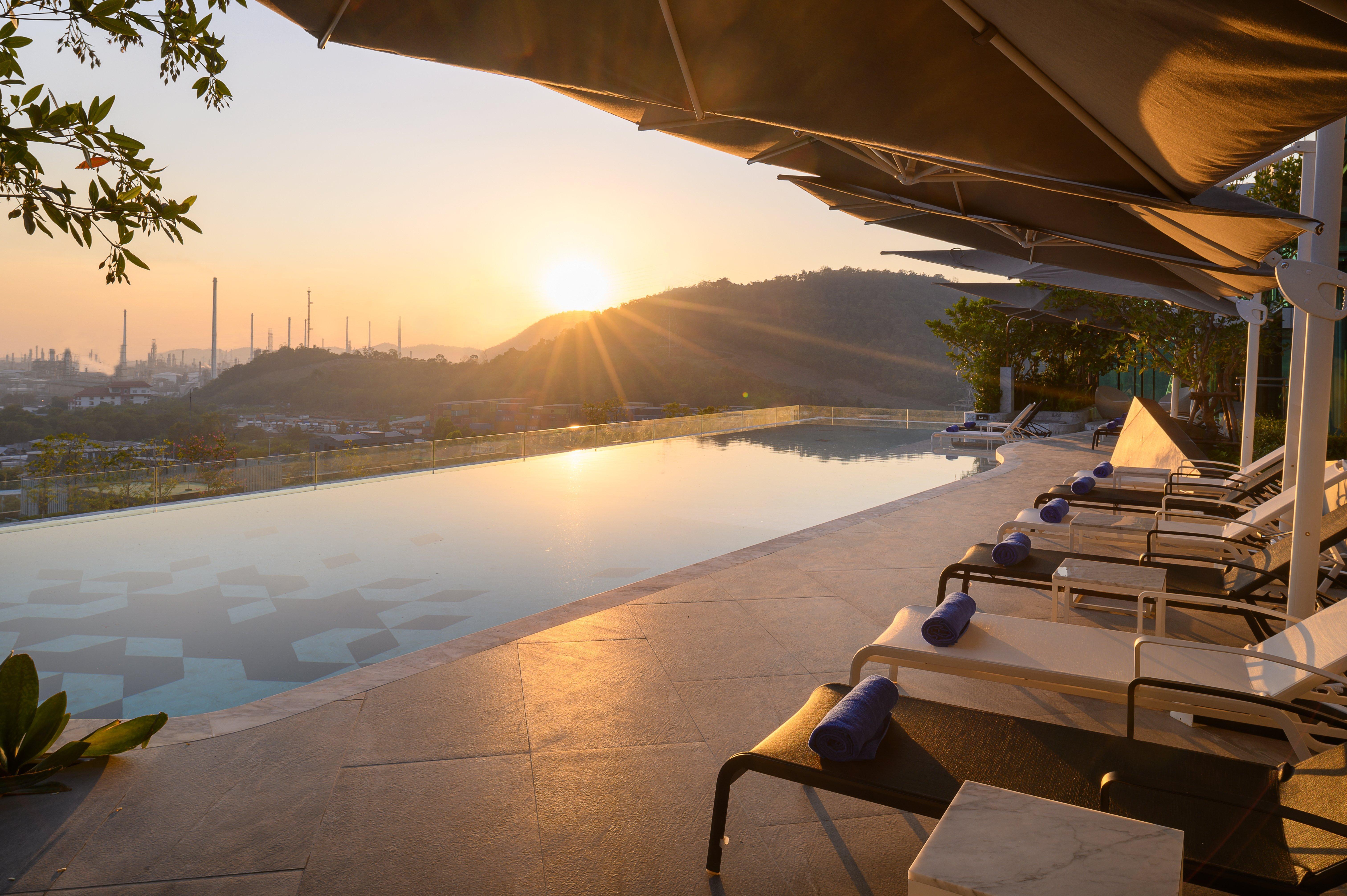 Holiday Inn&Suites Siracha Laemchabang, an IHG Hotel Si Racha Bagian luar foto