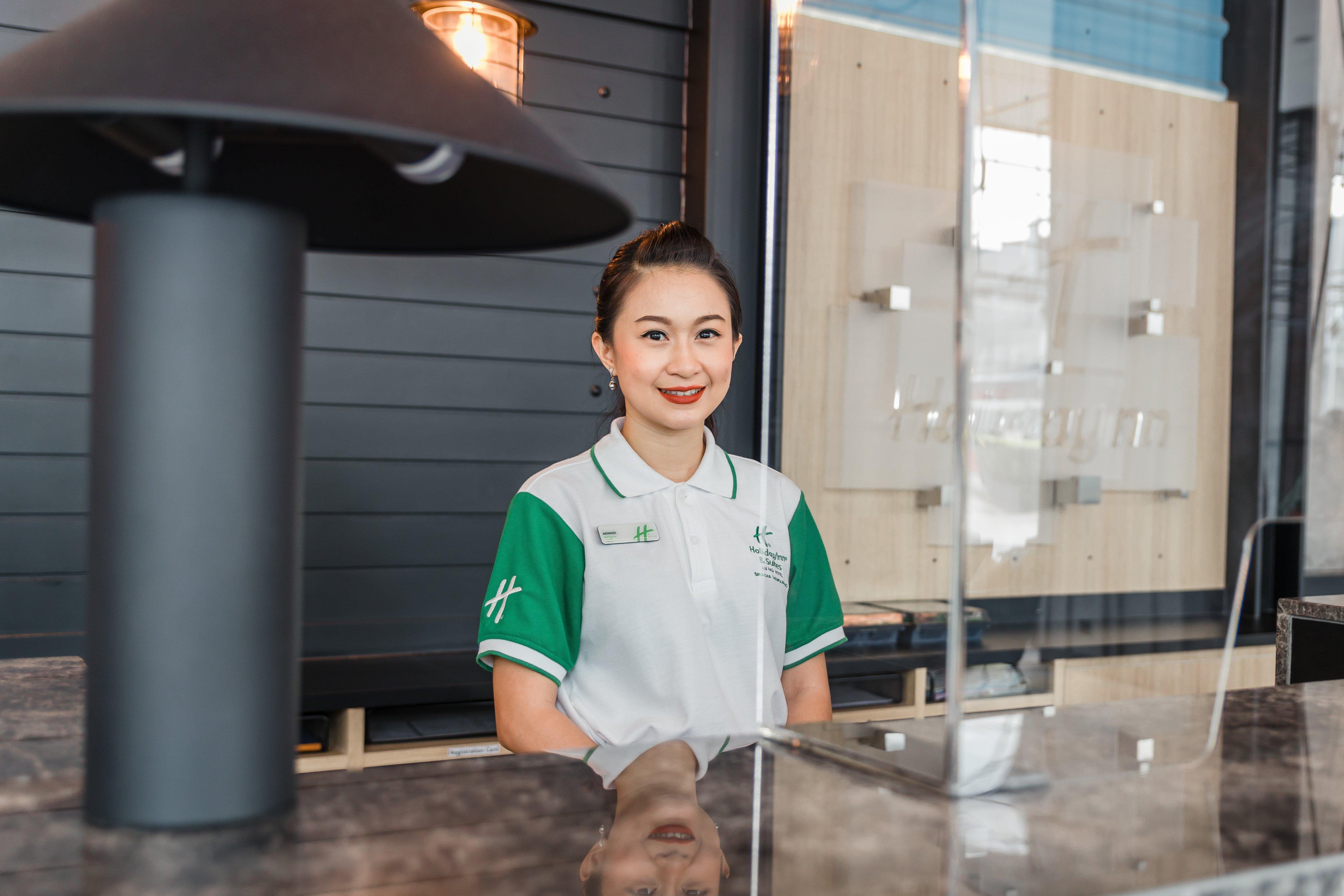 Holiday Inn&Suites Siracha Laemchabang, an IHG Hotel Si Racha Bagian luar foto