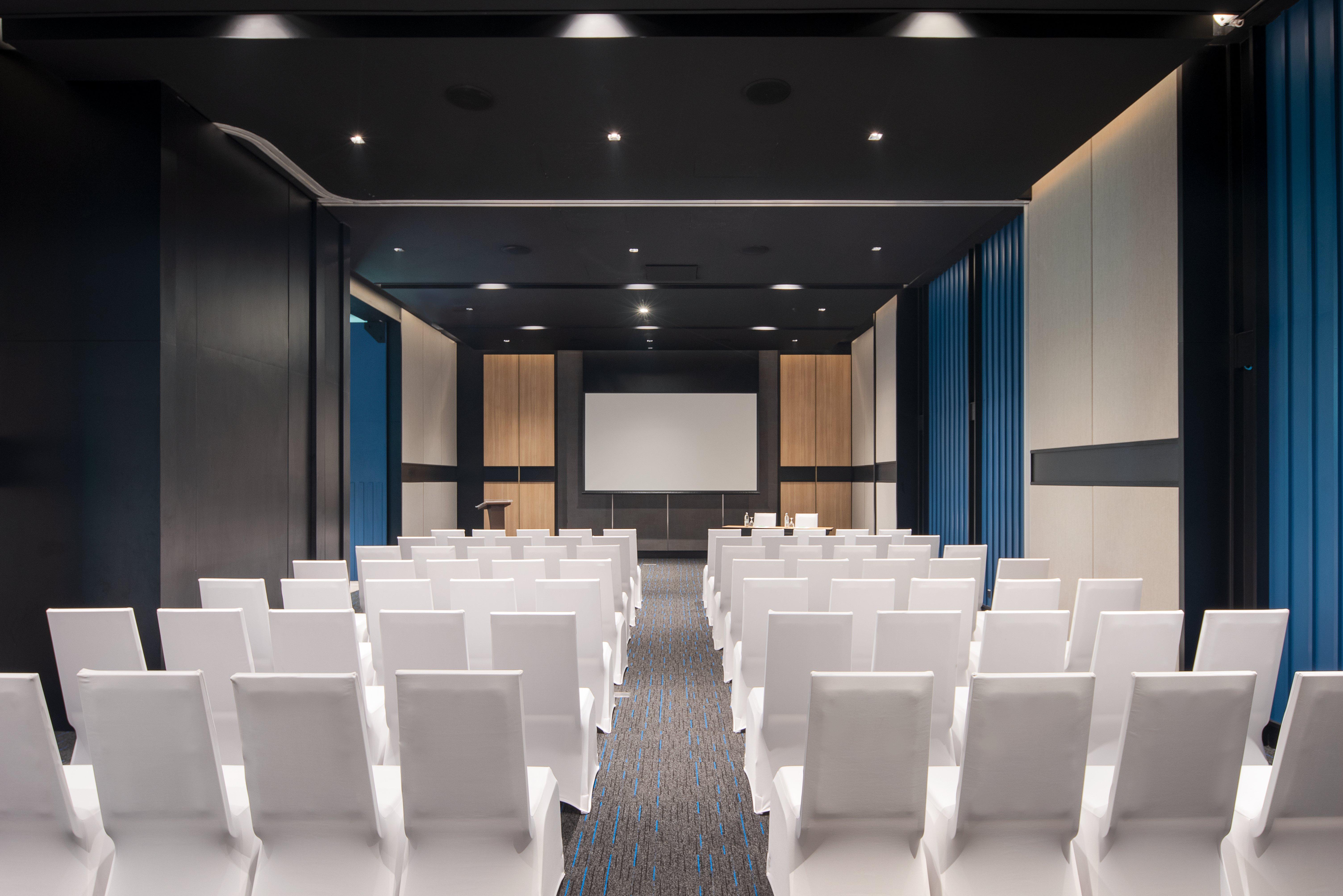 Holiday Inn&Suites Siracha Laemchabang, an IHG Hotel Si Racha Bagian luar foto
