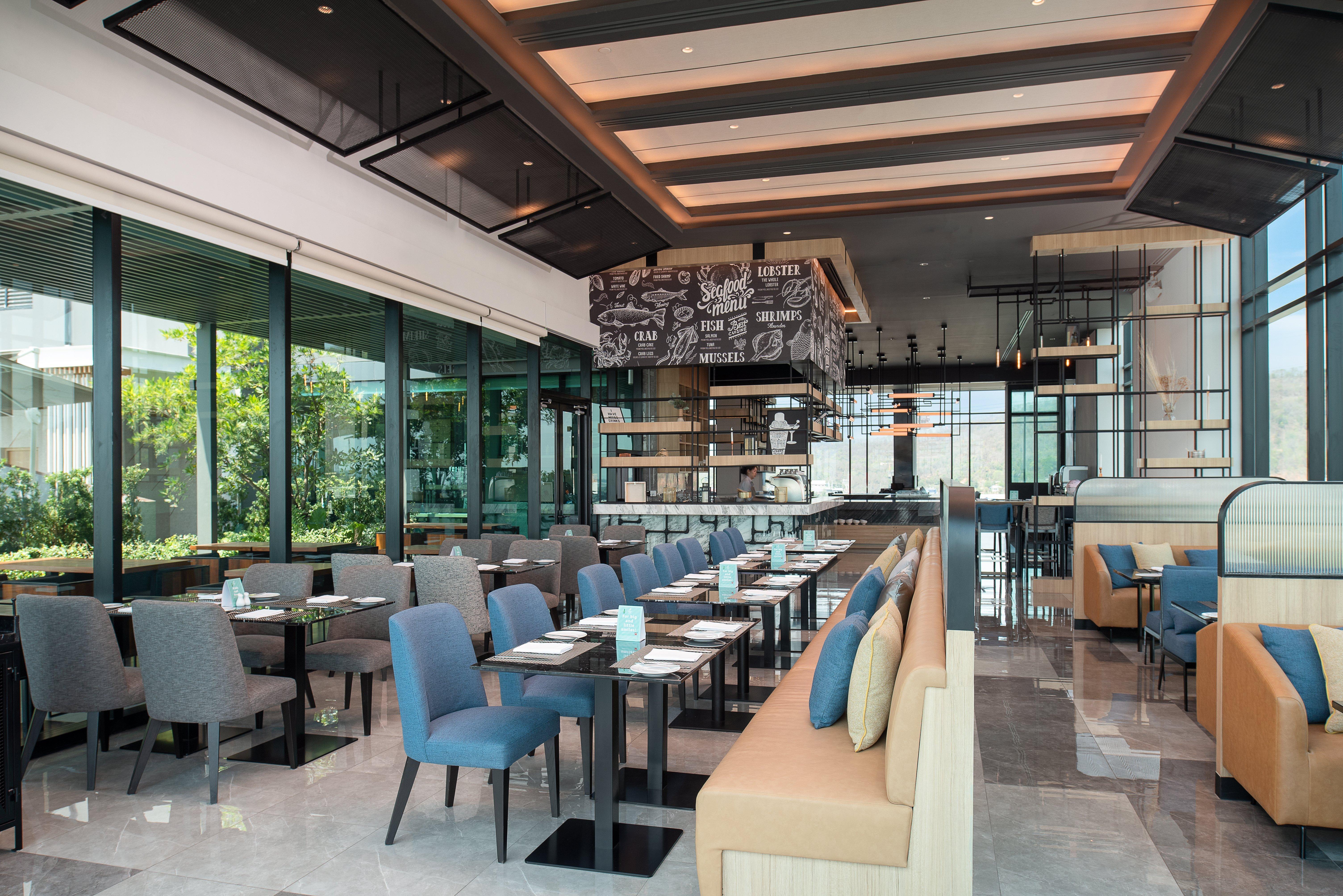 Holiday Inn&Suites Siracha Laemchabang, an IHG Hotel Si Racha Bagian luar foto