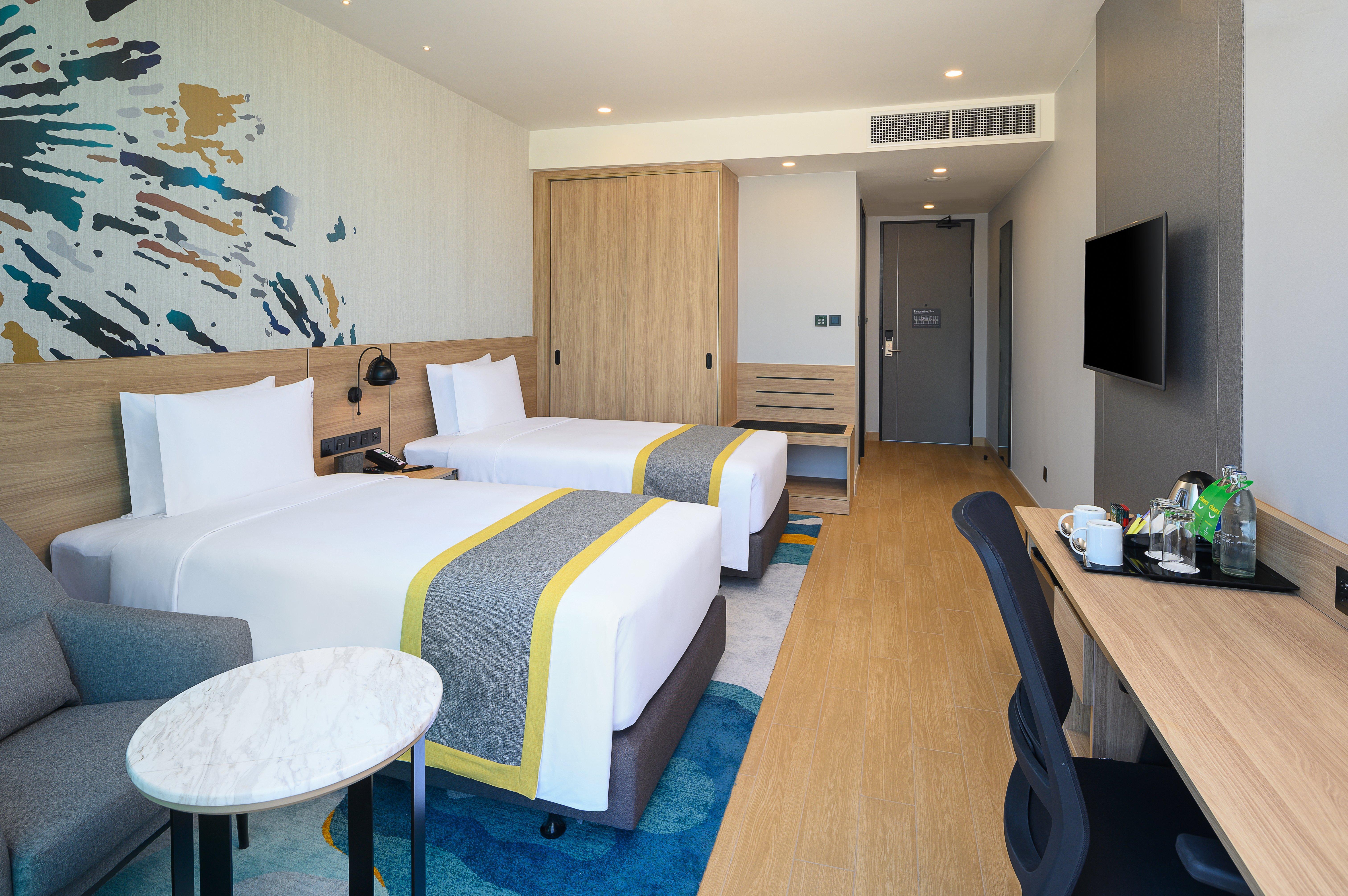 Holiday Inn&Suites Siracha Laemchabang, an IHG Hotel Si Racha Bagian luar foto