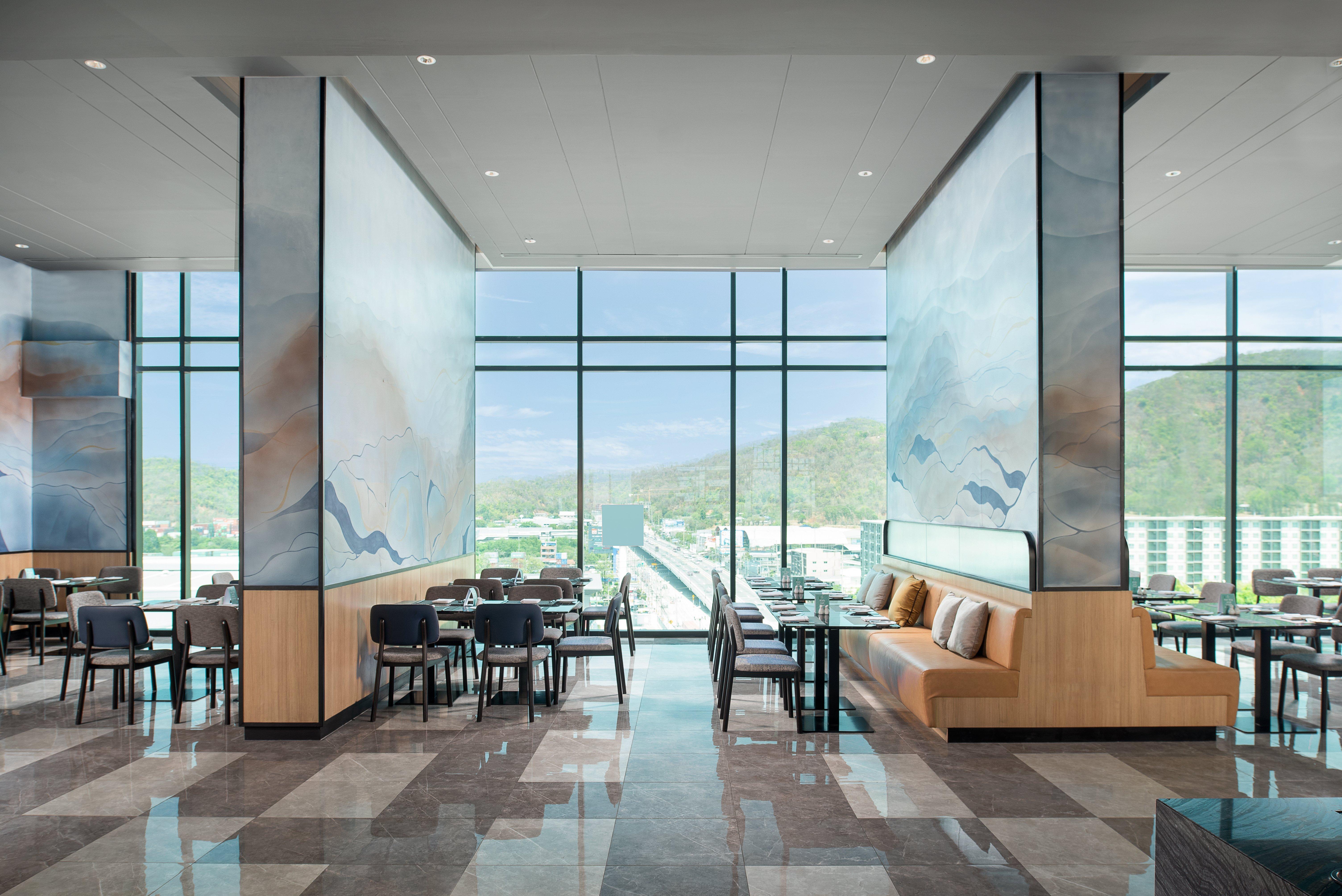 Holiday Inn&Suites Siracha Laemchabang, an IHG Hotel Si Racha Bagian luar foto