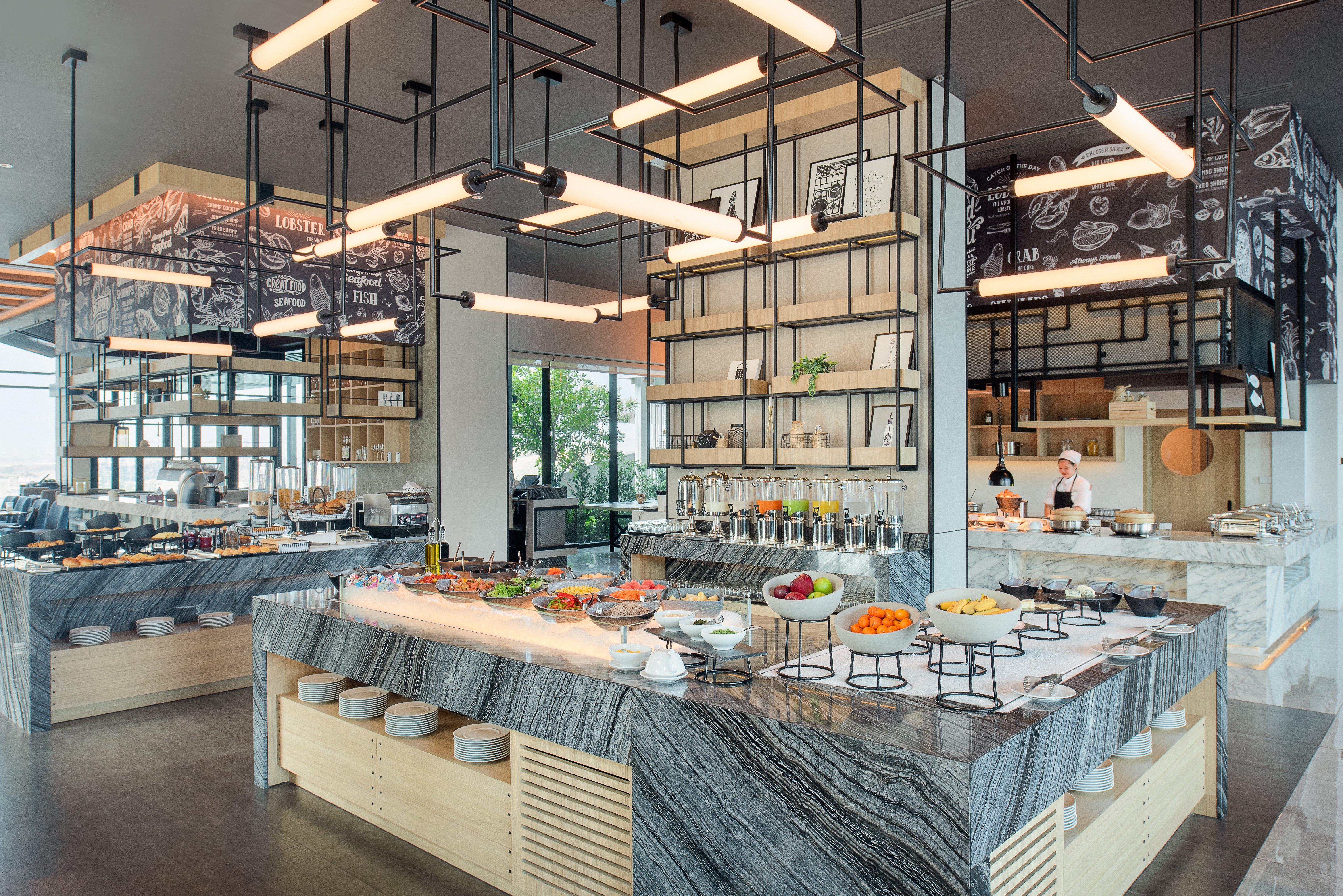Holiday Inn&Suites Siracha Laemchabang, an IHG Hotel Si Racha Bagian luar foto