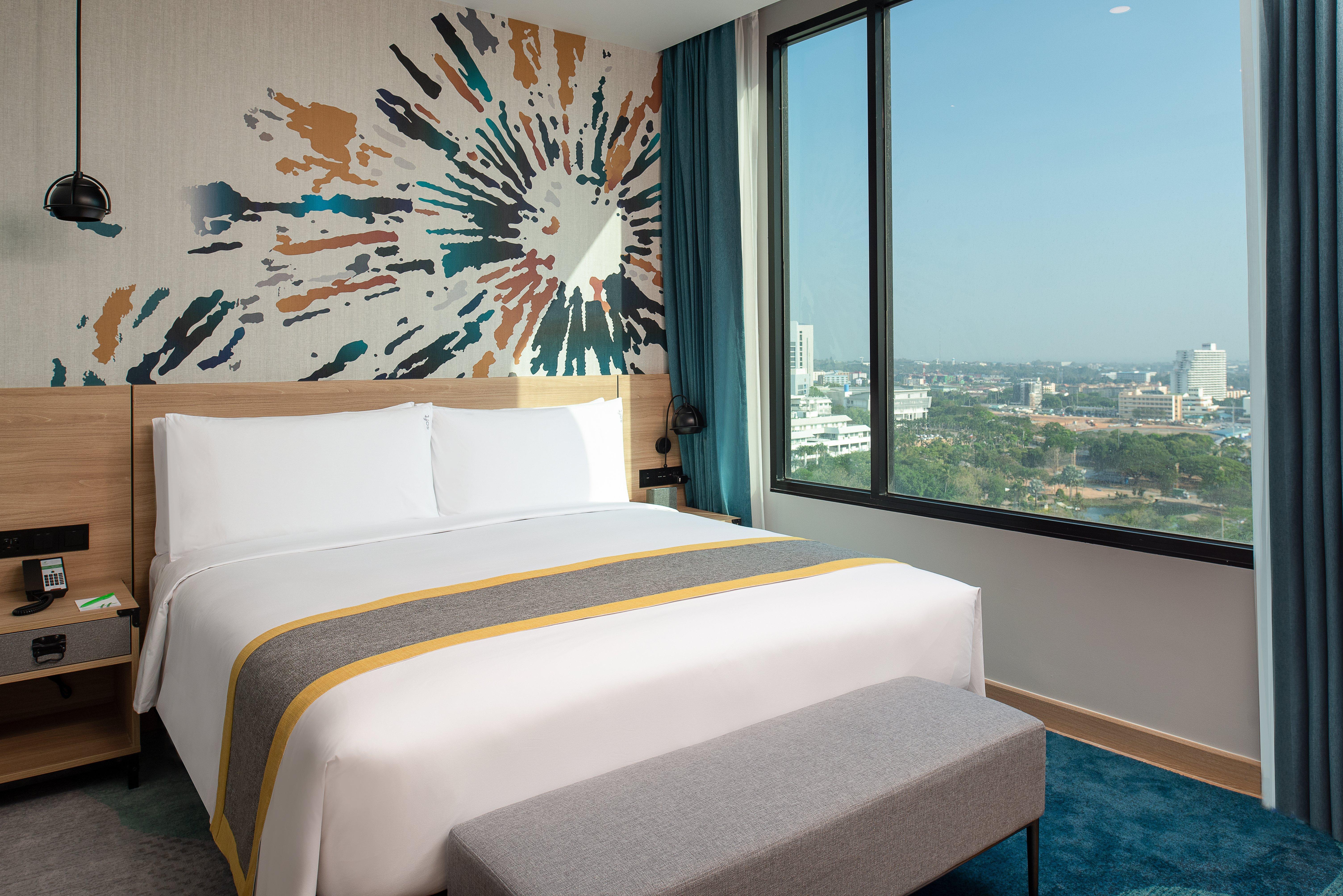 Holiday Inn&Suites Siracha Laemchabang, an IHG Hotel Si Racha Bagian luar foto