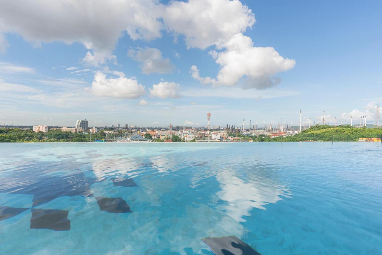 Holiday Inn&Suites Siracha Laemchabang, an IHG Hotel Si Racha Bagian luar foto